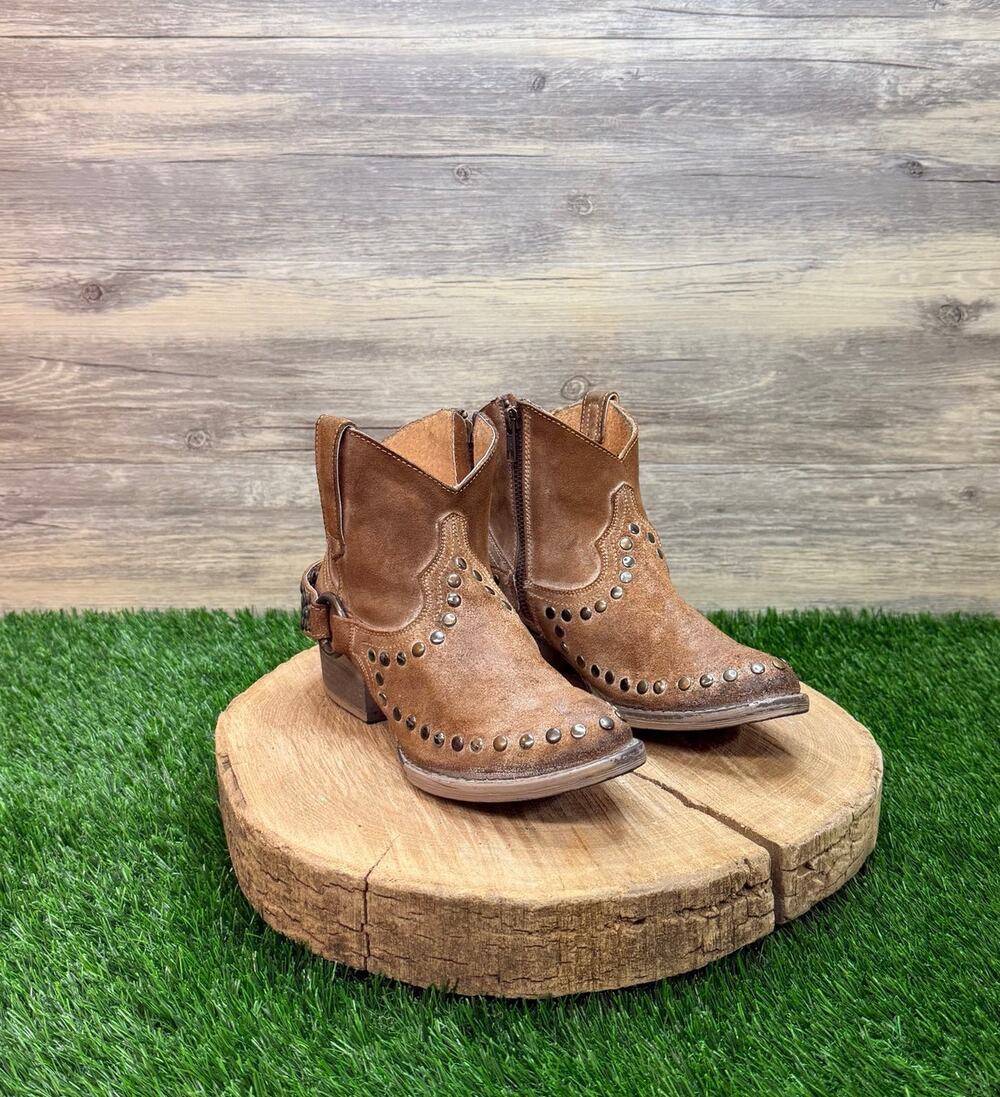 Circle G Women - Size 6 - Tan Zipper Studded Ankle Boots 4224